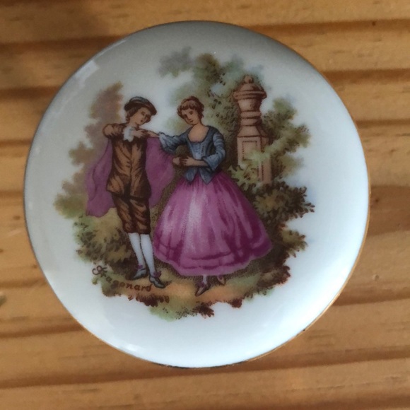 Vintage Limoges Castle France trinket box - Picture 1 of 5